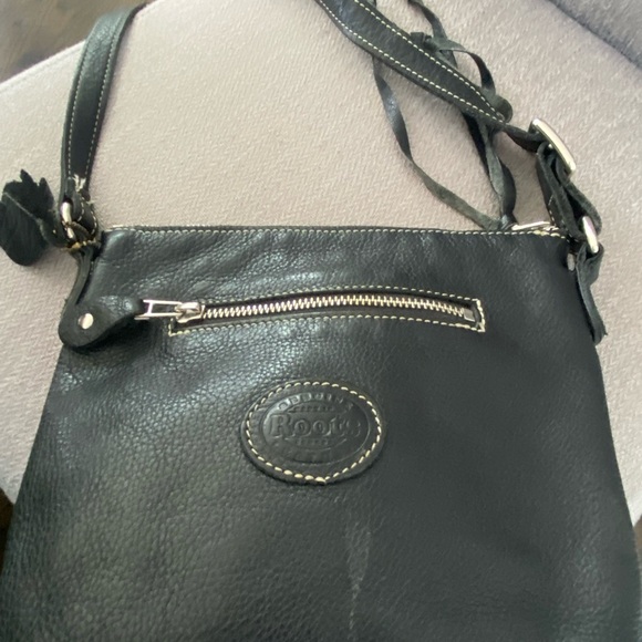 ROOTS Black Leather Crossbody Bag - Picture 3 of 4